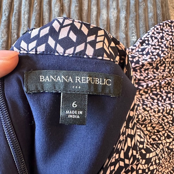 LAST CHANCE! Banana Republic knee length dress sz 6 - Picture 4 of 5